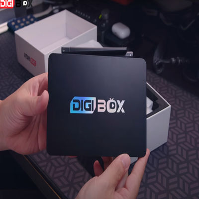 Bluetooth 5.2 Android TV 64 GB 4 GB Smart TV Box con Bluetooth también está disponible.